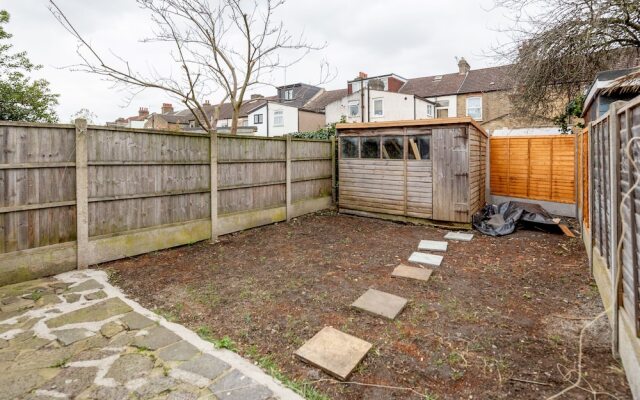 Beautiful 2-bed House in Quiet Cul-de-sac
