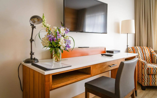 Sproat Lake Landing Resort