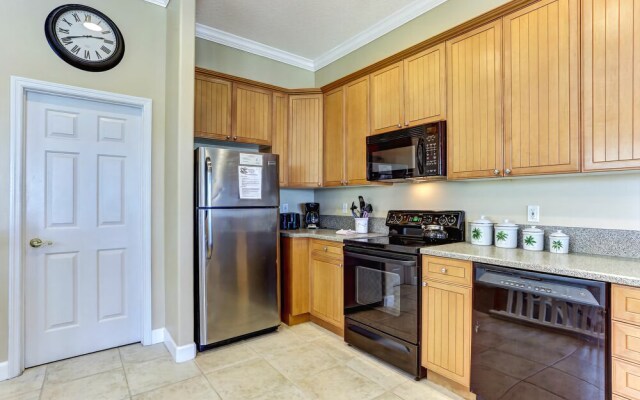 211 S. Fletcher - 3 Br Townhouse