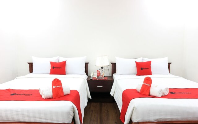 RedDoorz Premium near Bai Sau