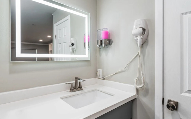 Omeo Suites