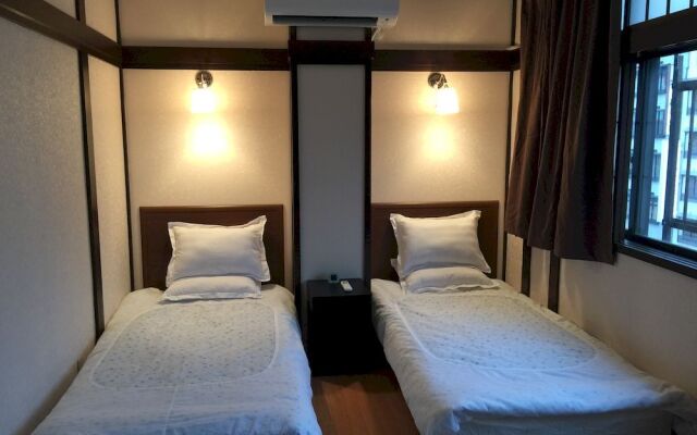 Naniwa Guest House