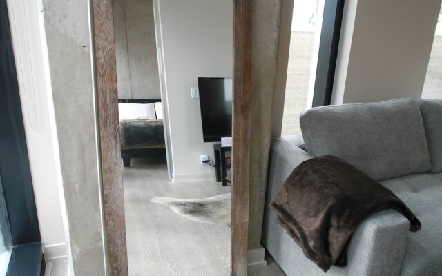Amazing 1BR Unit in Popular