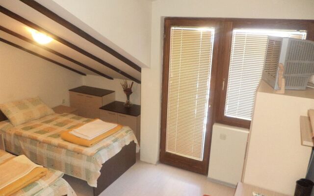 Luccia Apartments- Very Central Cozy Condo