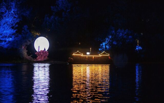 Wuyishan Old Street Riverside Hotel