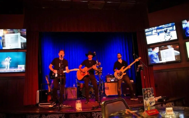 Carson Valley Motor Lodge & Suites