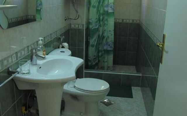 Bache Apartments
