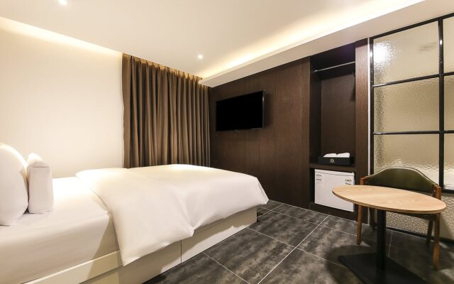 Centralperson Pyeongtaek Hotel