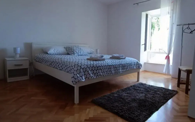 Luxury apartment Ivone with balcony
