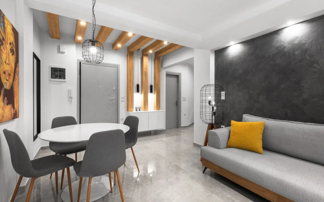 White and Wood Nilie Hospitality MGMT