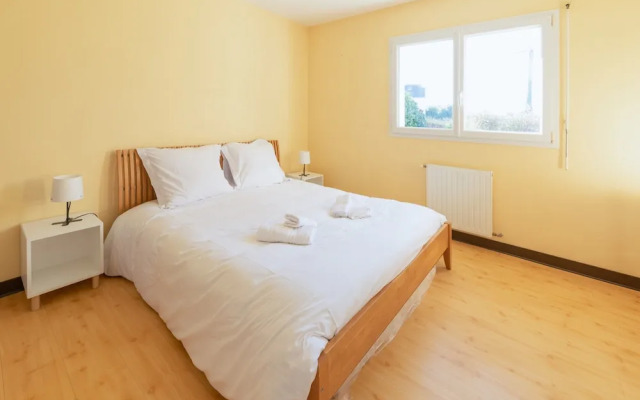 House in Saint-pabu Near Stunning Beaches