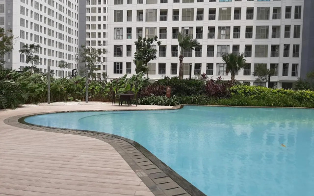 Relax 3BR Apartment at M-Town Residence By Travelio