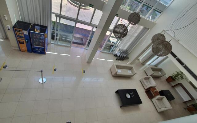 Saint Moritz Express Flat Particular com Garagem, Estilo Provençal no Coração de Brasília
