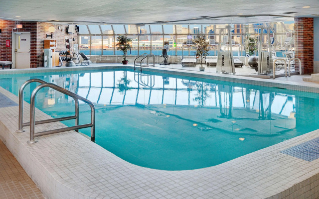 DoubleTree by Hilton Windsor Hotel & Suites