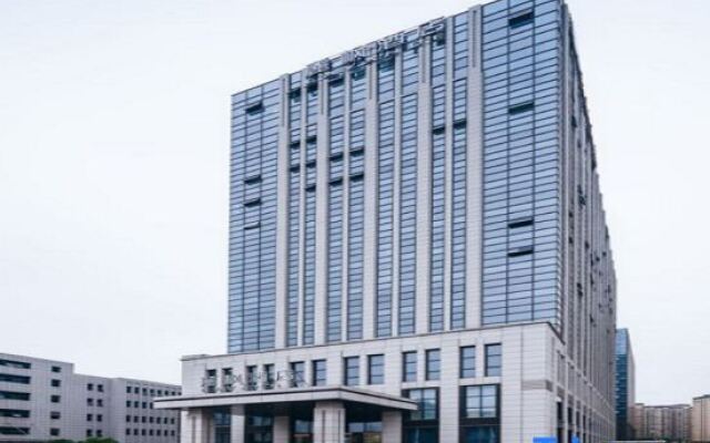 Lifeng Hotel (Nanjing Dongshan Headquarters Park Zhongcai Logistics Store)