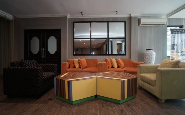 OYO 1282 Feodora Airport Hotel