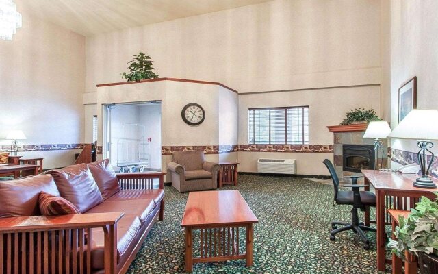 Comfort Inn & Suites Tualatin - Lake Oswego South