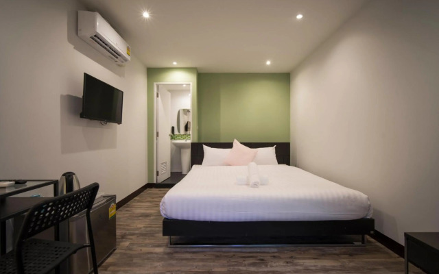 Resort V - MRT Huai Khwang
