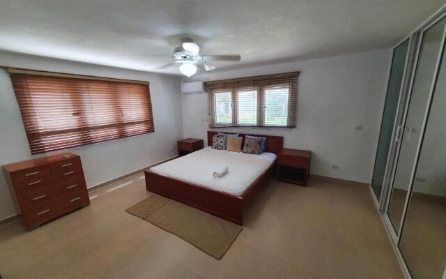 Playa Laguna 65 5 bedroom Villa