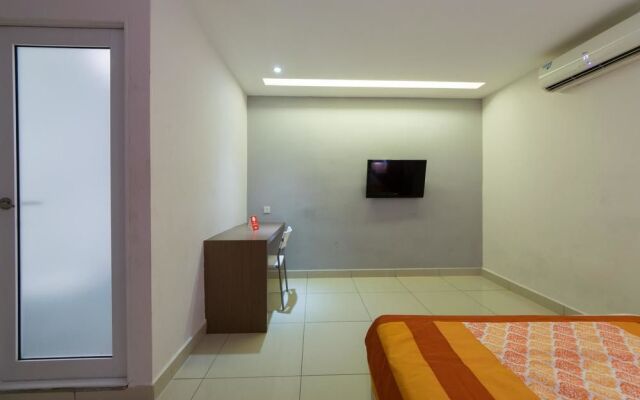 OYO Rooms Sentul KTM Station