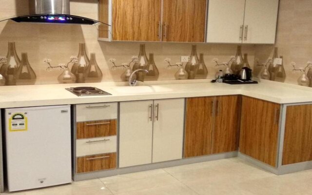 Yan Apartments Hotel