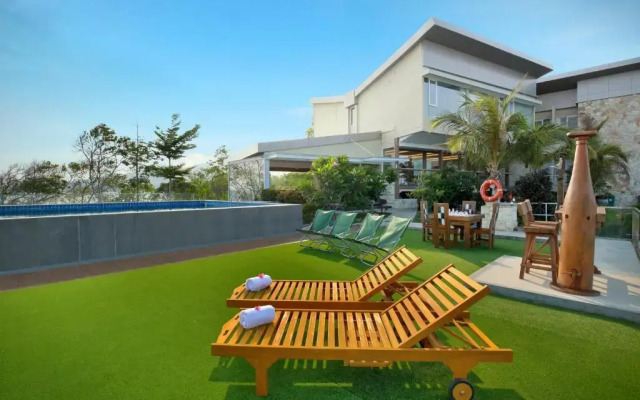 Royal Ocean View Beach Resort