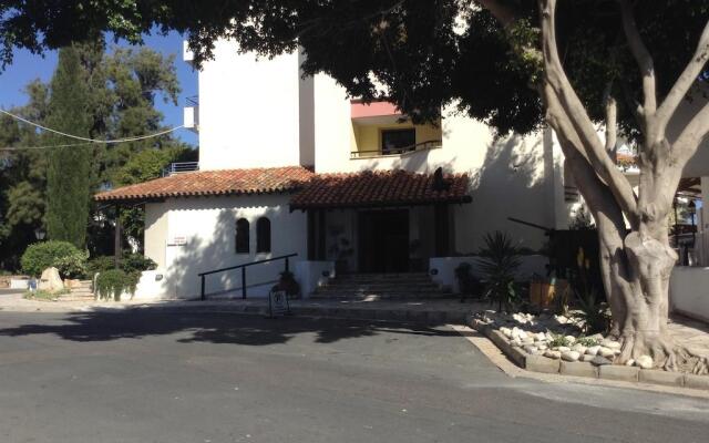 Paphos Gardens Holiday Resort - Hotel And Apartments