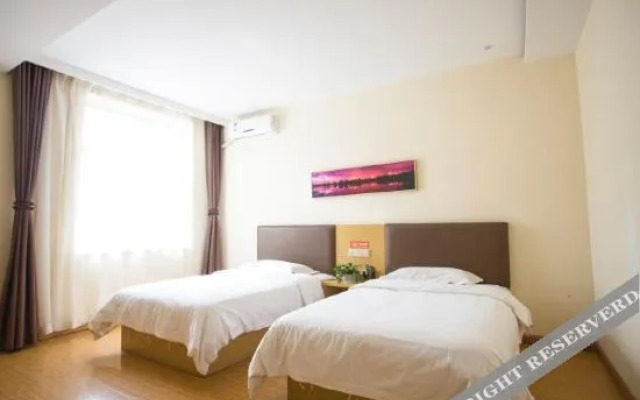 Yun Pan · Cape Town Collection Hotel (Qin Railway Station)