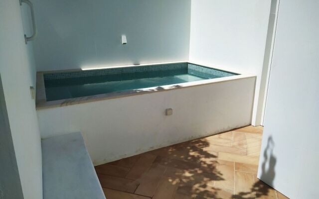 Casa c/ Piscina e Terraço em Faromystay