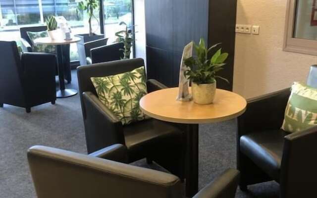Hotel Kyriad BESANCON - Palente