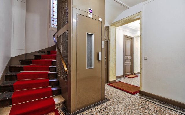 Apartment full of lights - Ternes