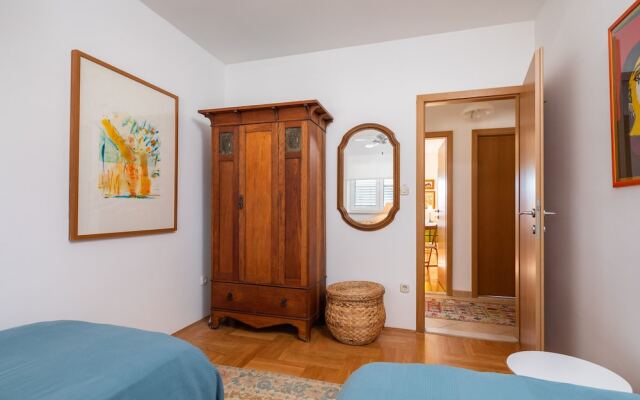 Apartment Fabula - W.balcony, 4 min Walk to Beach