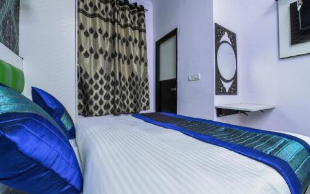 OYO 15764 Hotel Akash Continental