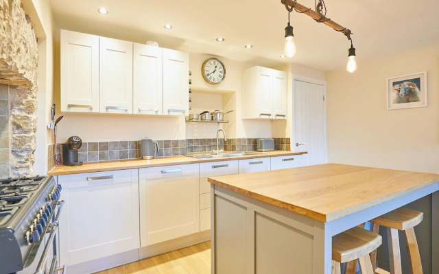 Host Stay The Old Dairy