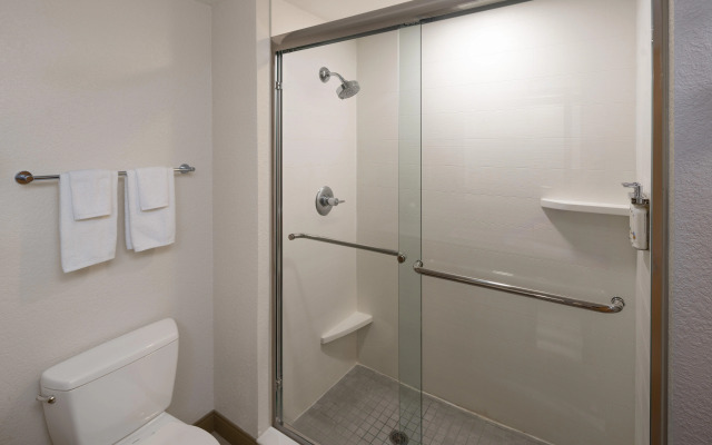 Holiday Inn Express Miami Airport Blue Lagoon Area by IHG