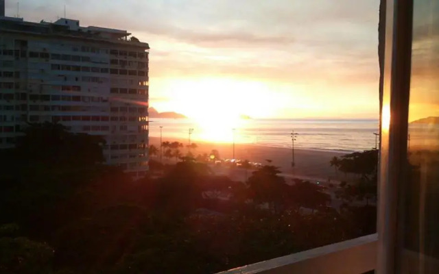 Apartamentos Copacabana ampla vista mar