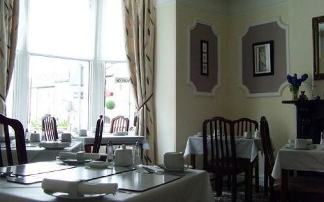 Ellie's Guest House