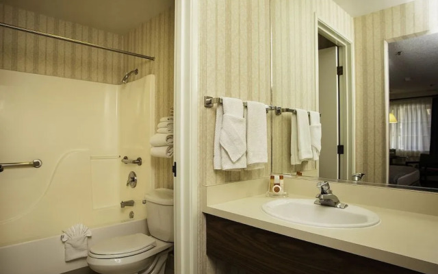 Carson Valley Motor Lodge & Suites