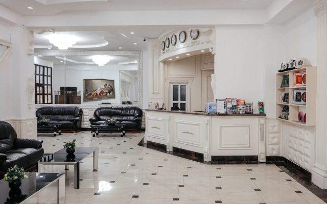 Grand Hotel - фото 2