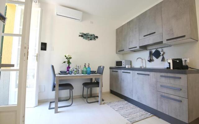 Apartment A lago, private beach and parking