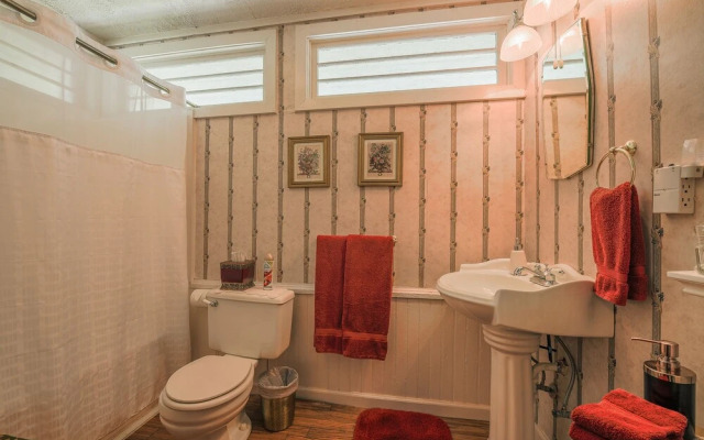 The Simmons-Bond Inn