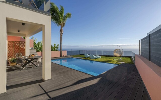 With Pool and Superb sea View - Villa Candelária