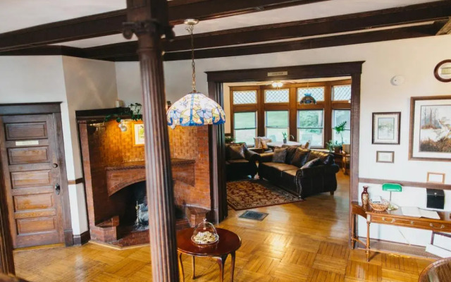 Friendly City Inn Bed & Breakfast