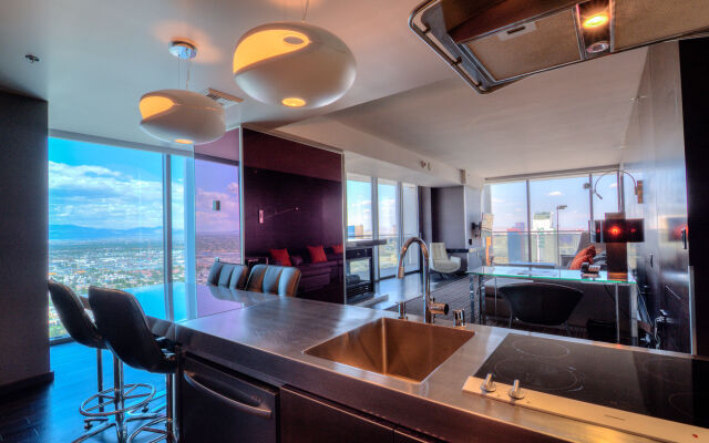 StripViewSuites at Palms Place