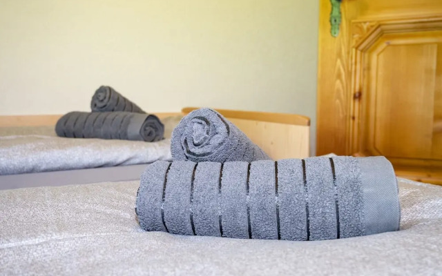 Cozy Apartment in Mühlbach with Garden near Ski Slopes