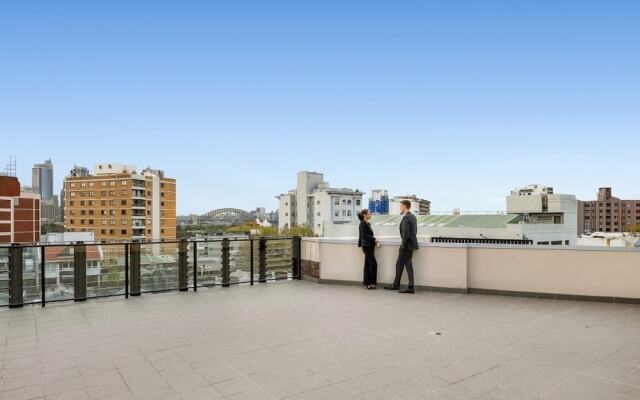 Stunning Potts Point Apartment