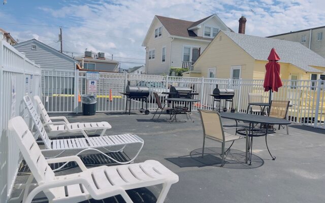 Dry Dock Motel