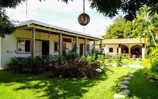Bugambilias studio by Las Palmas