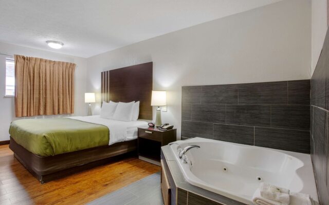 Super 8 Reynolds /East Columbus Area