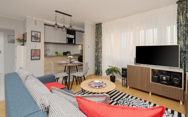 Stylish Apartment in Żoliborz by Renters